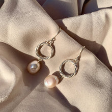 Load image into Gallery viewer, Rome midi pearl drop earrings