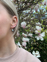 Load image into Gallery viewer, Elevated staples: Baroque pearl earrings